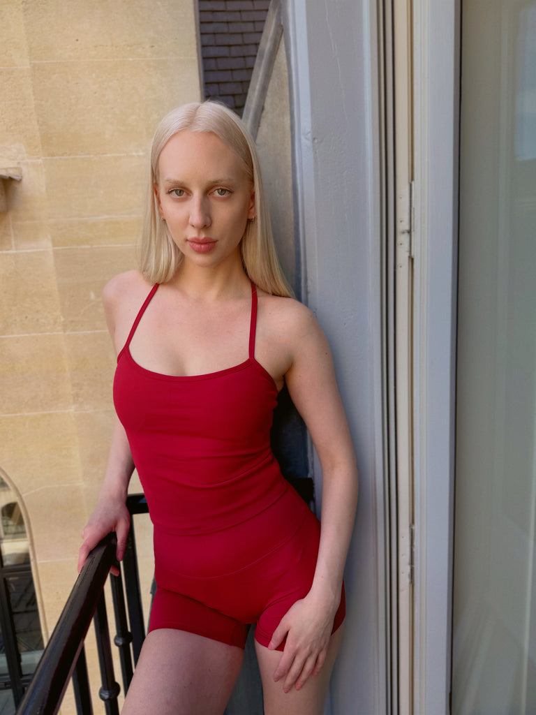 EZE TOP AVAILABLE IN PINK AND RED